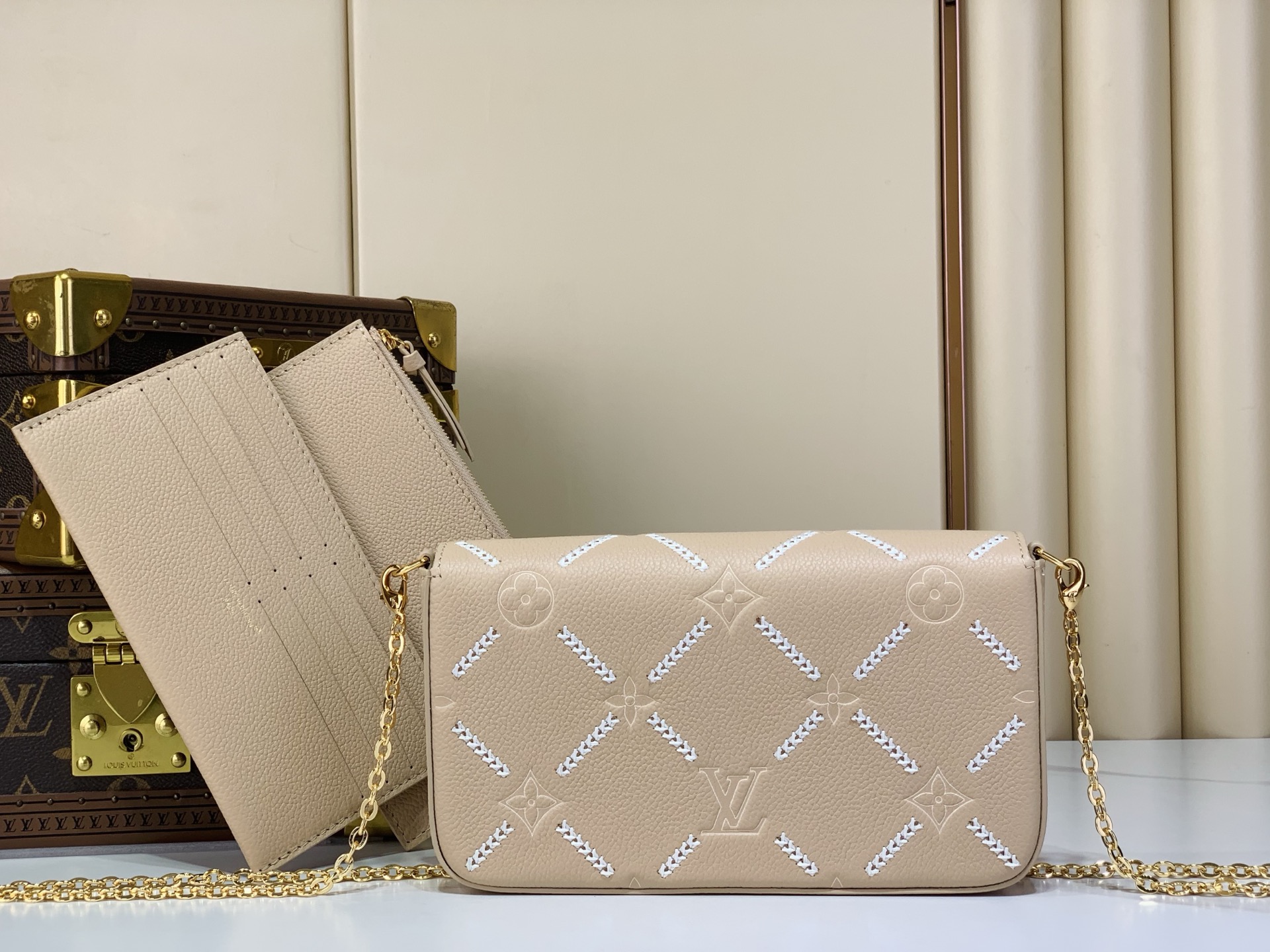 LOUIS VUITTON Pochette Felicie Monogram Empreinte Leather