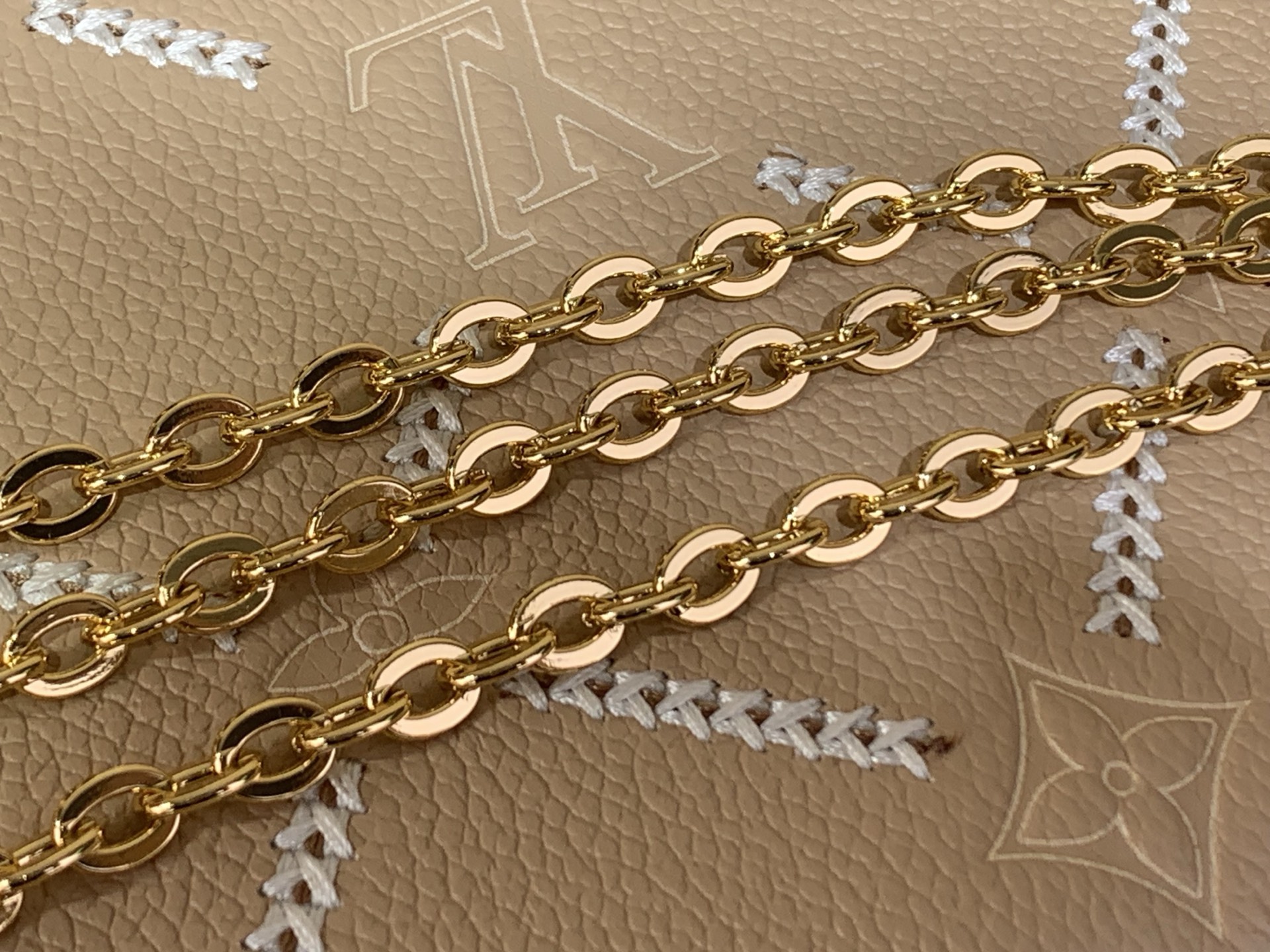 LOUIS VUITTON Pochette Felicie Monogram Empreinte Leather