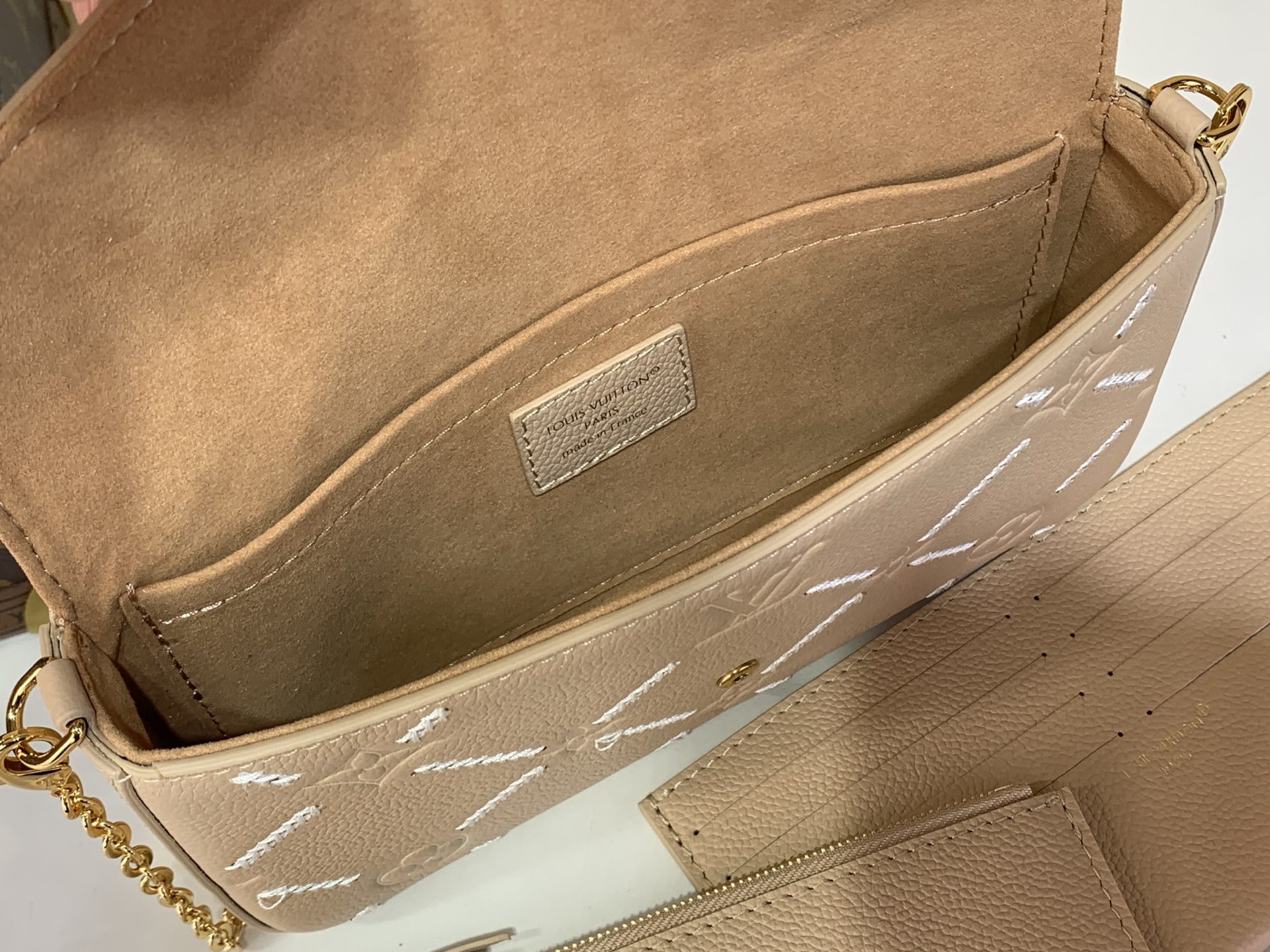 LOUIS VUITTON Pochette Felicie Monogram Empreinte Leather
