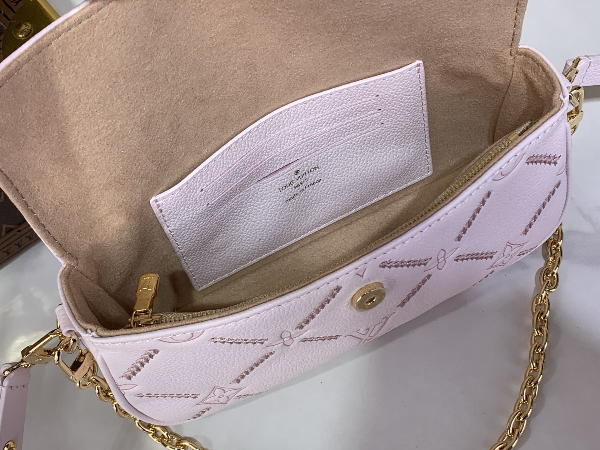 Louis Vuitton Wallet On Chain Ivy Monogram Empreinte Leather