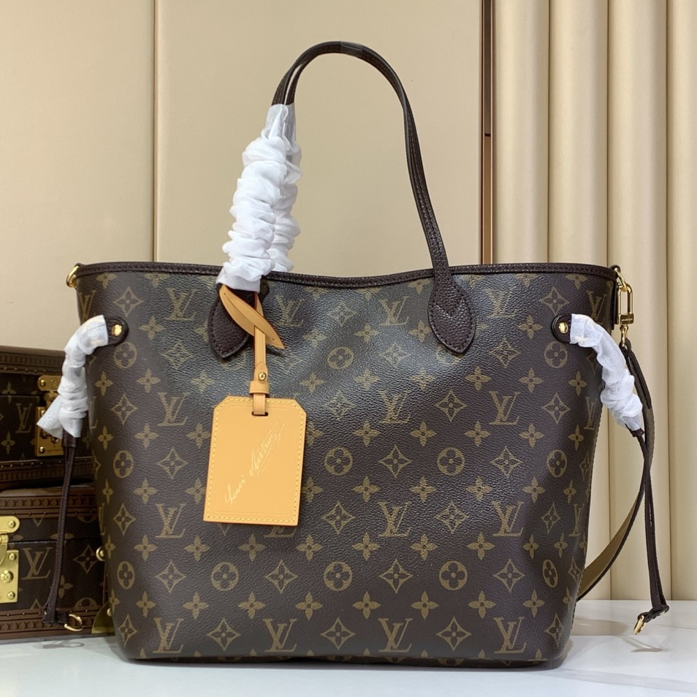 Louis Vuitton Neverfull MM Monogram Canvas Tote Bag