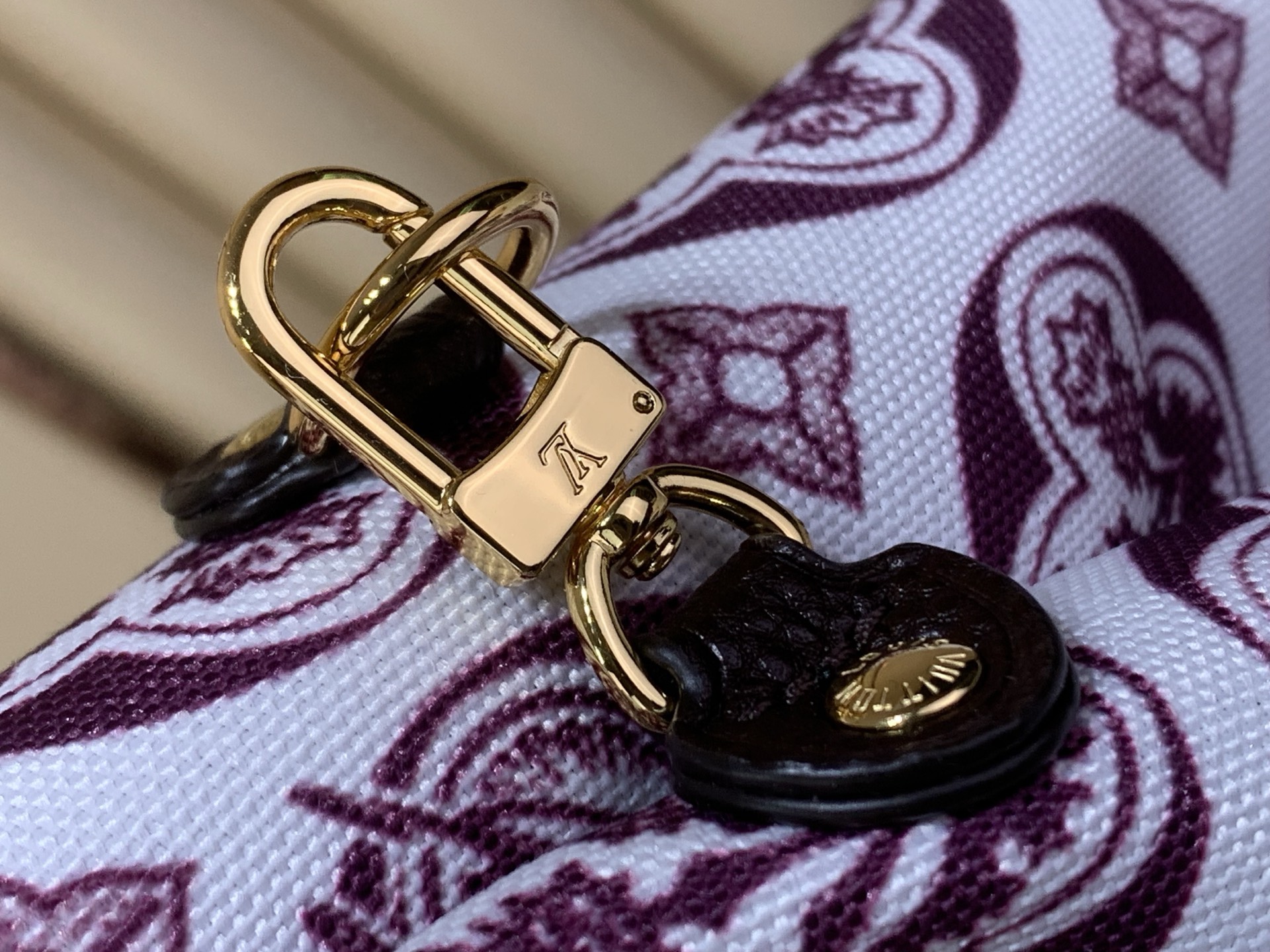 Louis Vuitton Neverfull MM Monogram Canvas Tote Bag