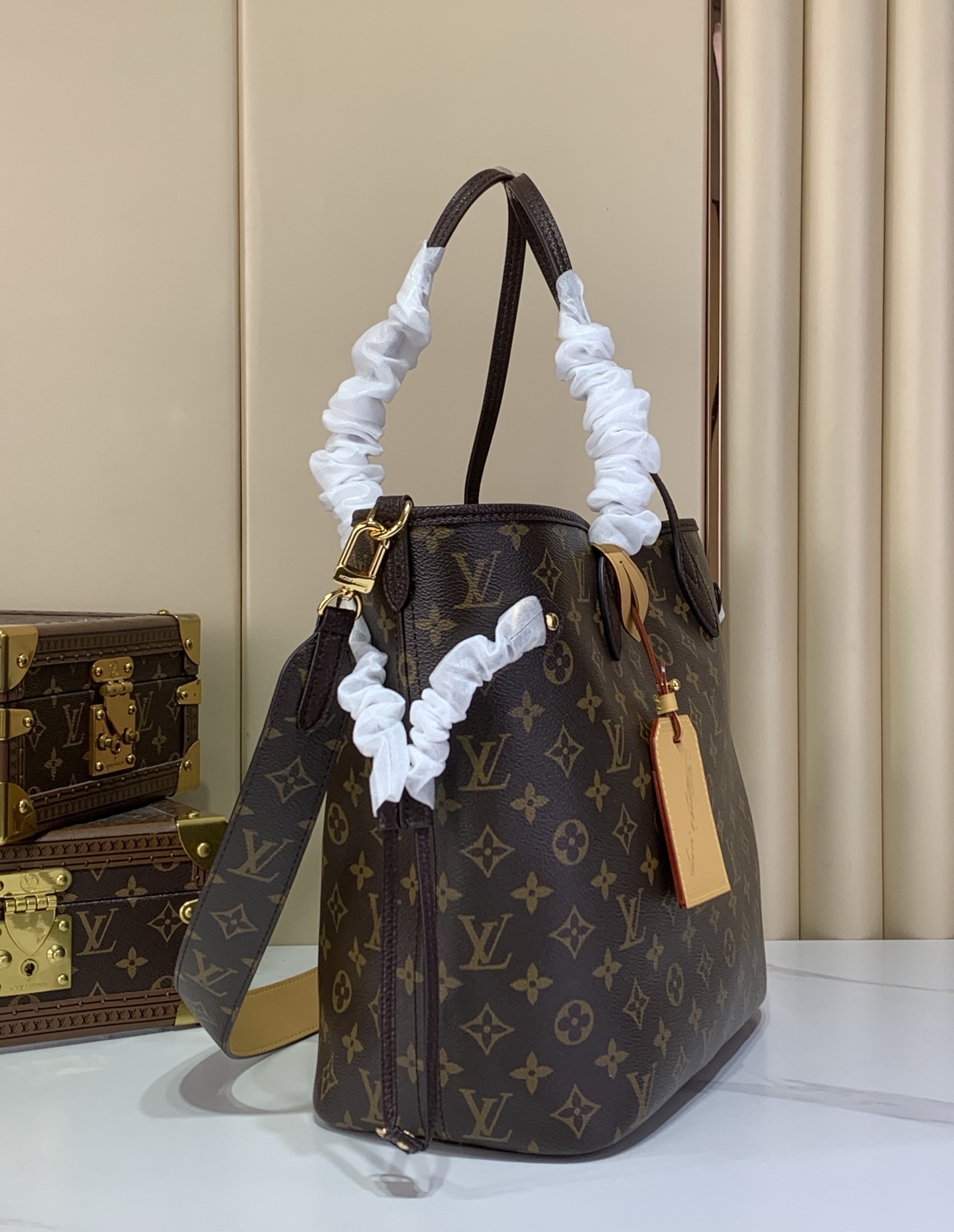 Louis Vuitton Neverfull MM Monogram Canvas Tote Bag