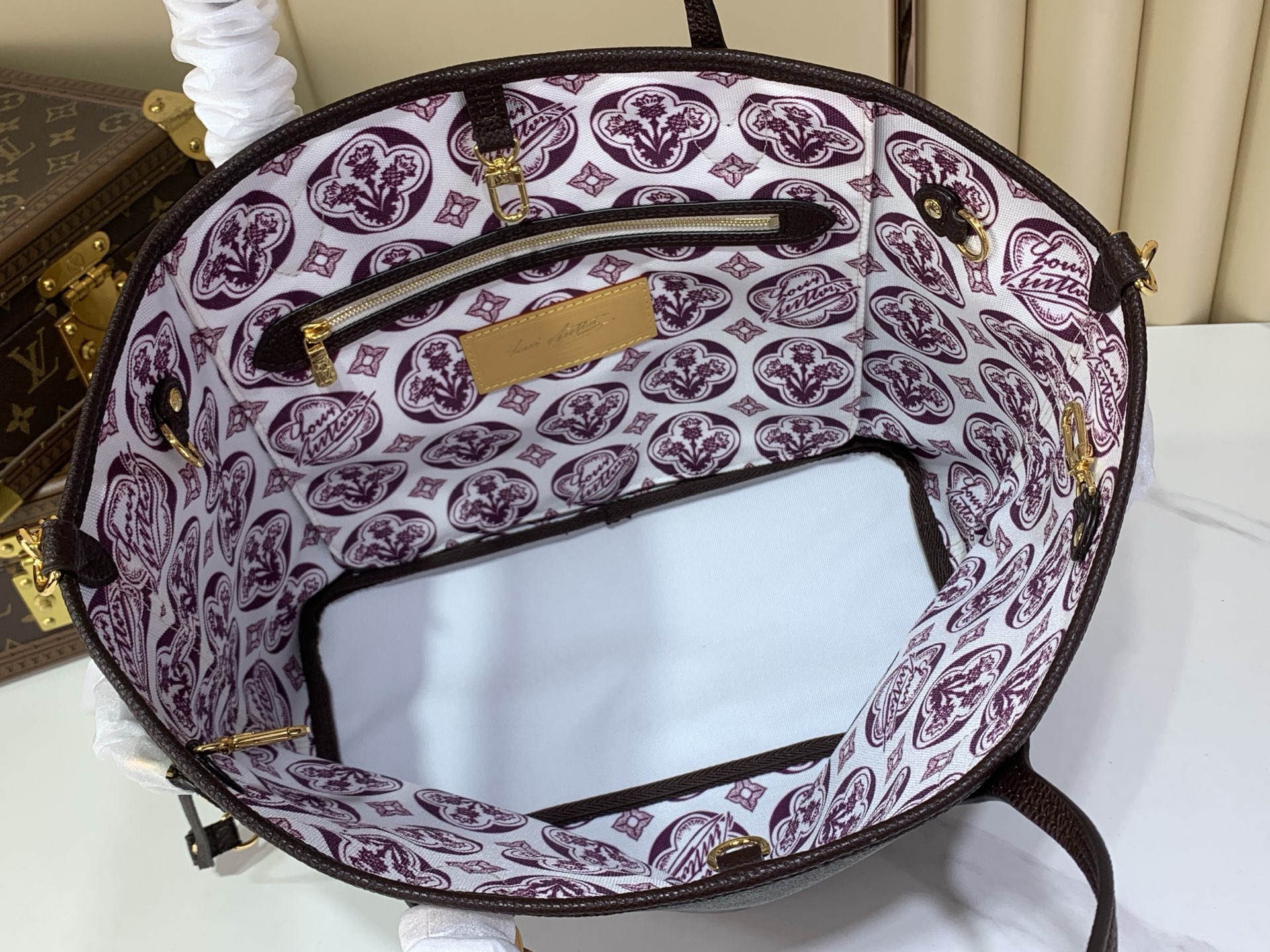 Louis Vuitton Neverfull MM Monogram Canvas Tote Bag
