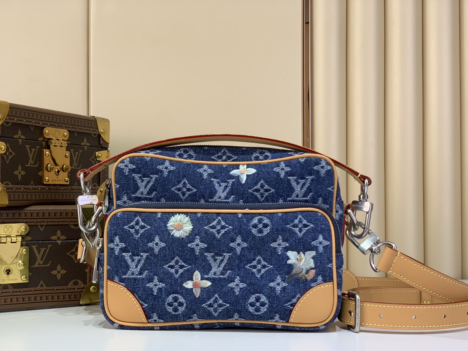 Louis Vuitton Nil Monogram Other - Men Bags