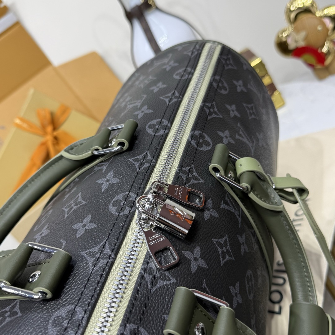 Louis Vuitton Keepall Bandouliere 45 Monogram Eclipse Canvas
