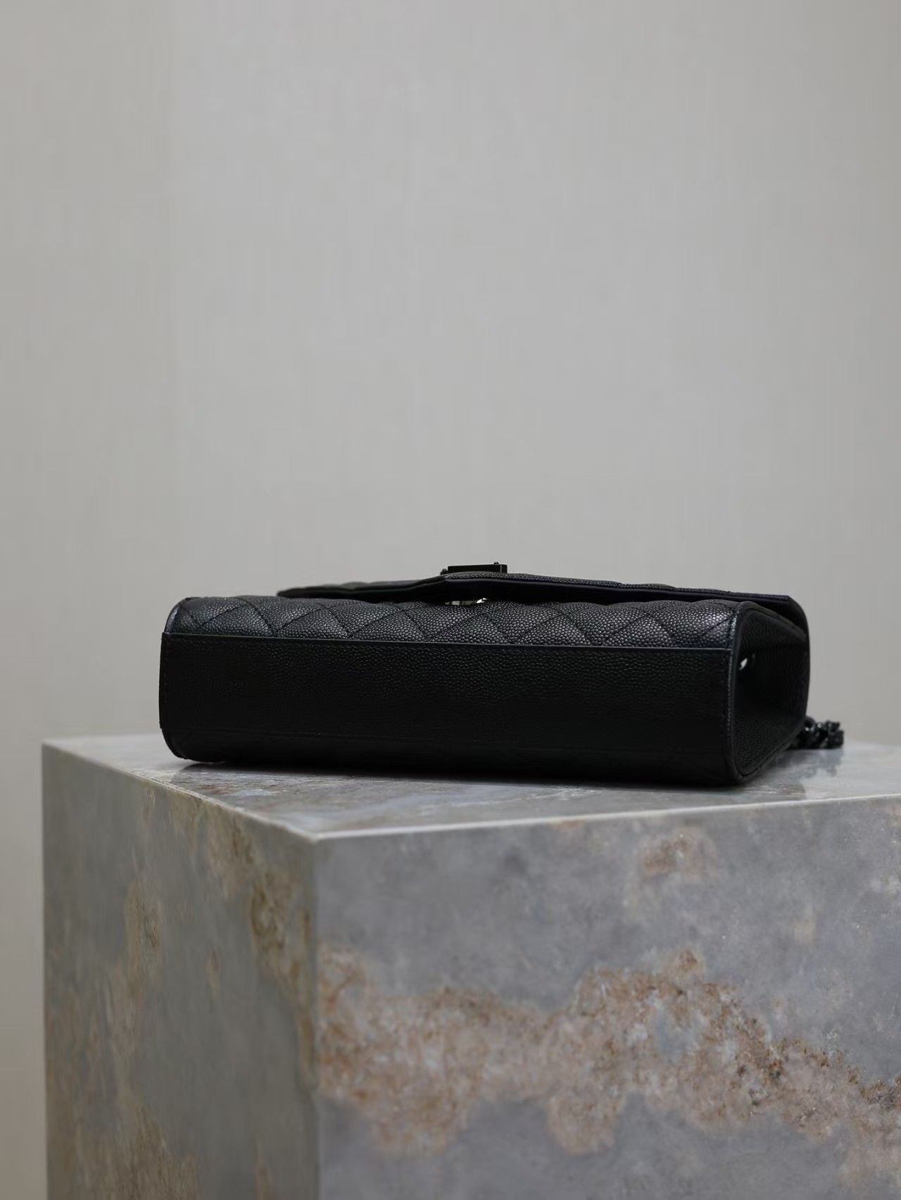 SAINTAURENT ENVELOPE SMALL IN QUILTED GRAIN DE POUDRE EMBOSSED LEATHER SAINTAURENT ENVELOPE SMALL IN QUILTED GRAIN DE POUDRE EMBOSSED LEATHER