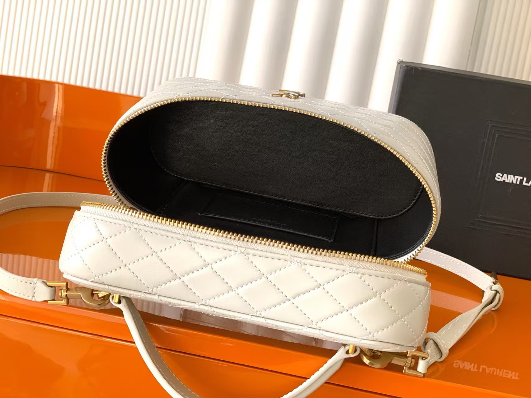 Saint Laurent GABY Vanity large in lambskin inWhite