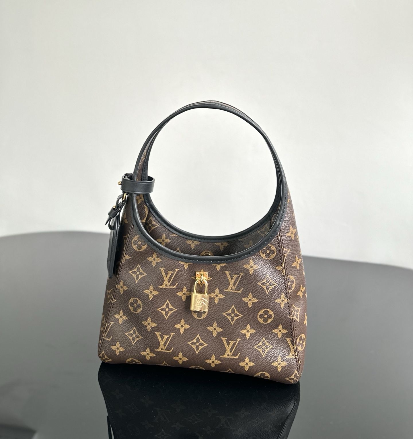 Louis Vuitton The Drop Small Monogram Empreinte Louis Vuitton The Drop Small Monogram Empreinte