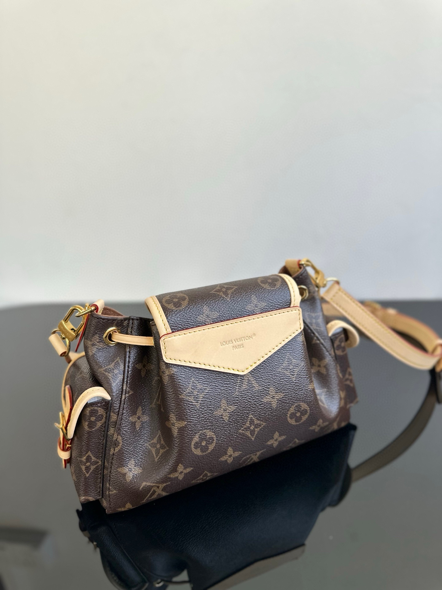 LOUlS VUITTON Monogram ldylle Odyssee Handbag LOUlS VUITTON Monogram ldylle Odyssee Handbag