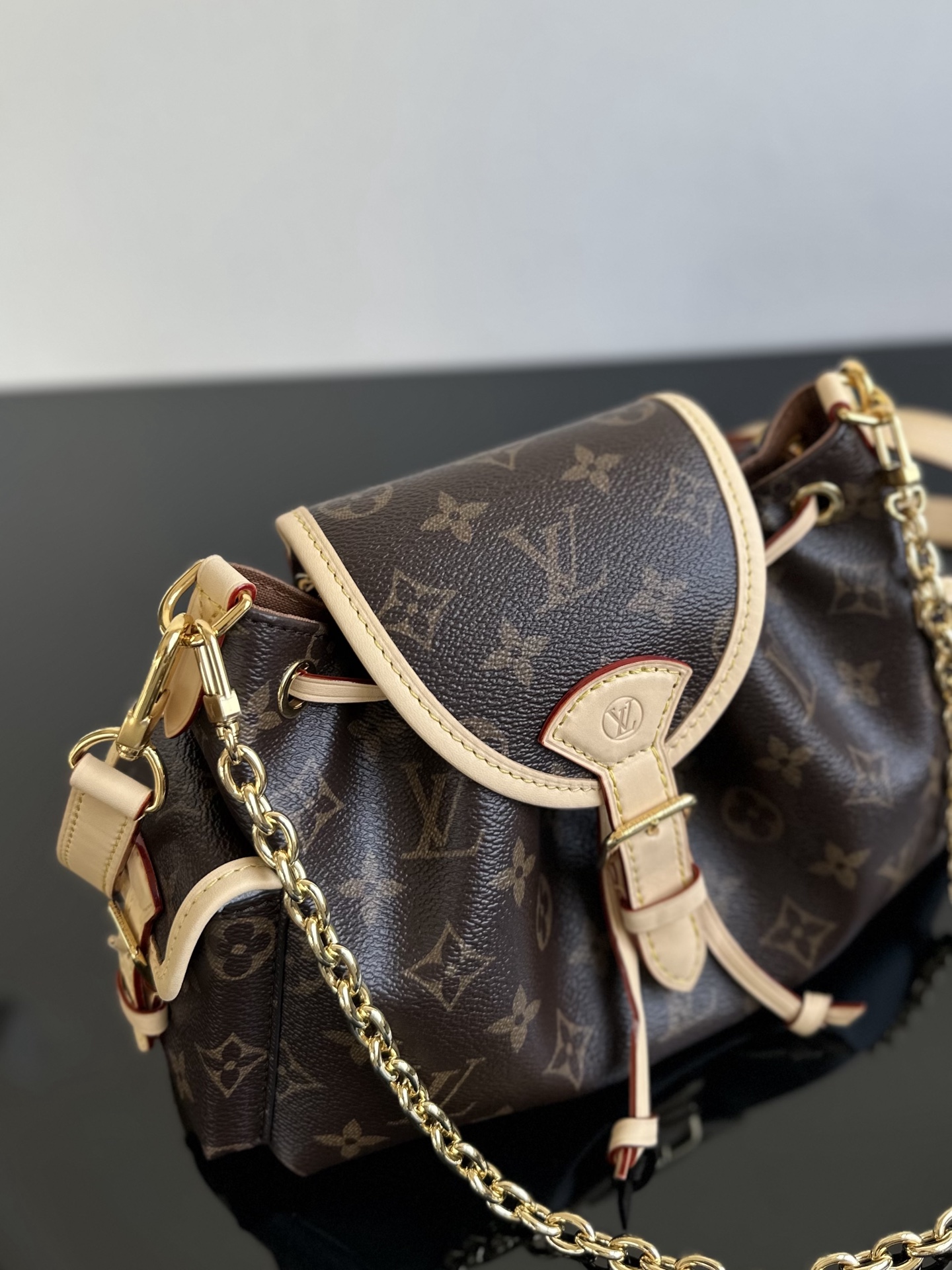 LOUlS VUITTON Monogram ldylle Odyssee Handbag LOUlS VUITTON Monogram ldylle Odyssee Handbag