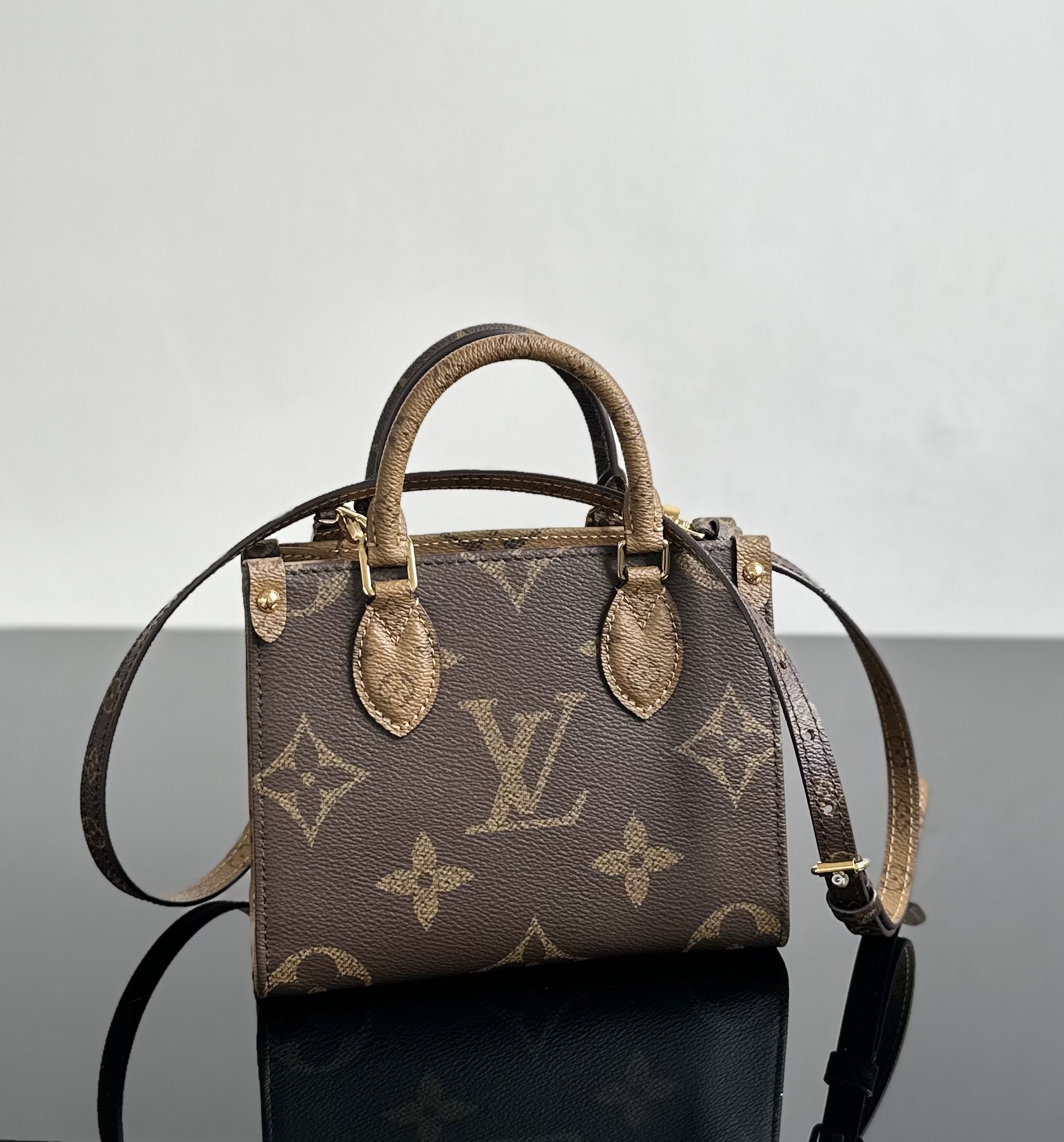 LOUIS VUITTON Onthego BB Monogram Reverse Monogram Giant