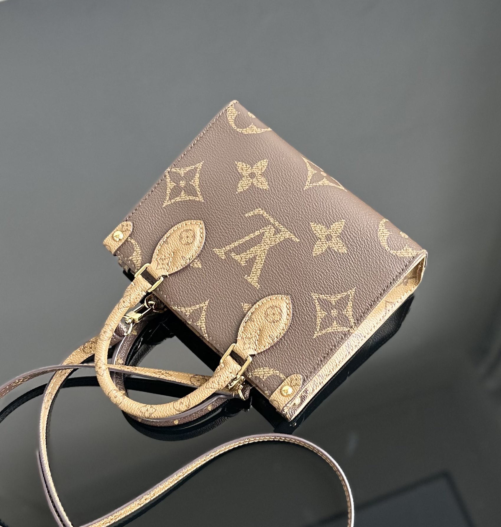 LOUIS VUITTON Onthego BB Monogram Reverse Monogram Giant