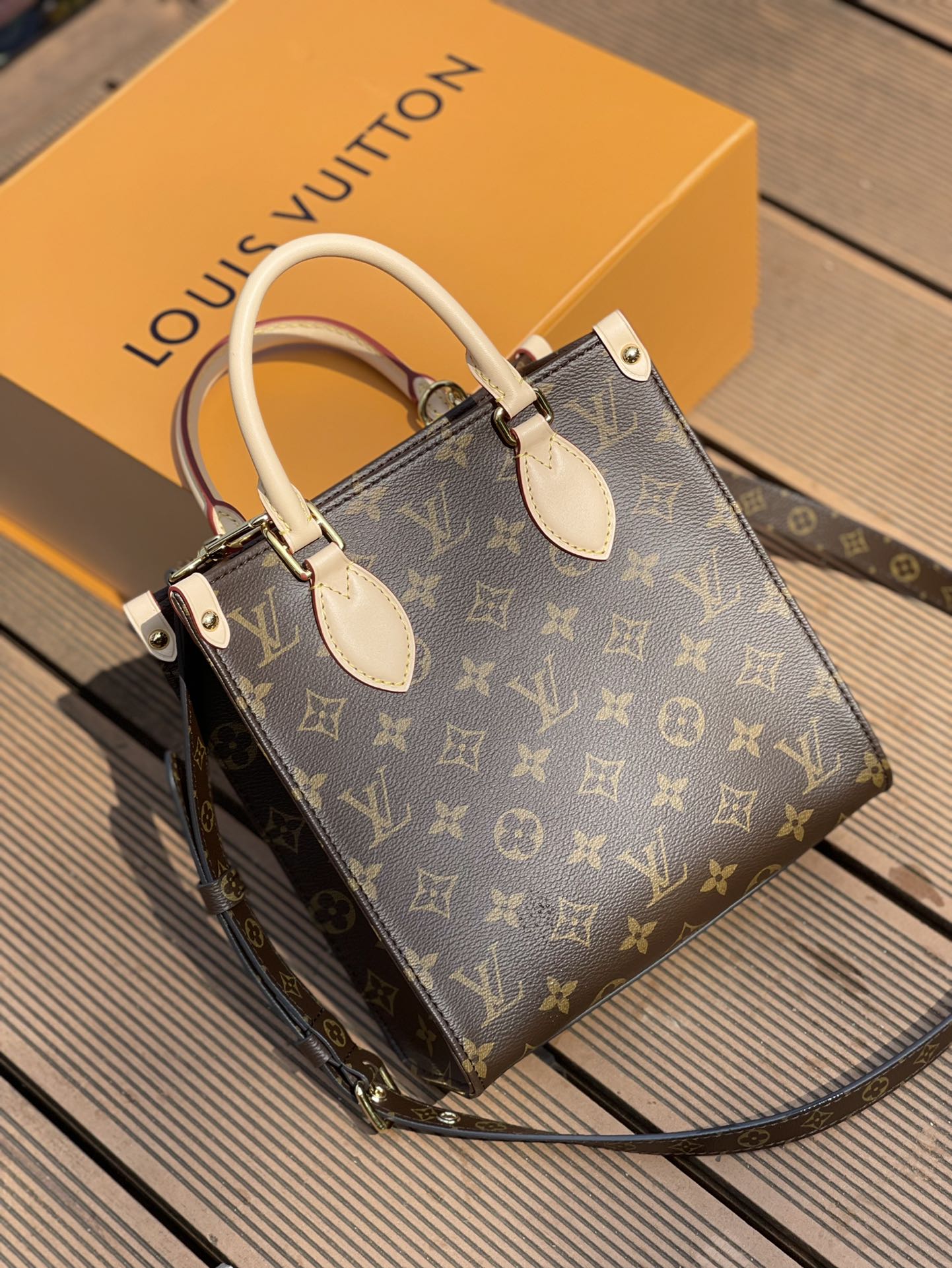 LOUIS VUITTON Monogram Sac Plat BB LOUIS VUITTON Monogram Sac Plat BB