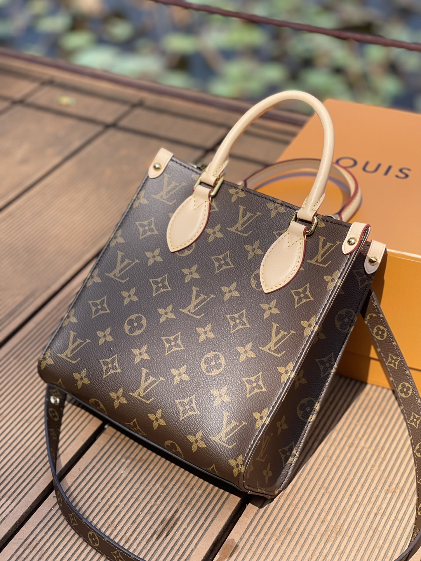 LOUIS VUITTON Monogram Sac Plat BB LOUIS VUITTON Monogram Sac Plat BB