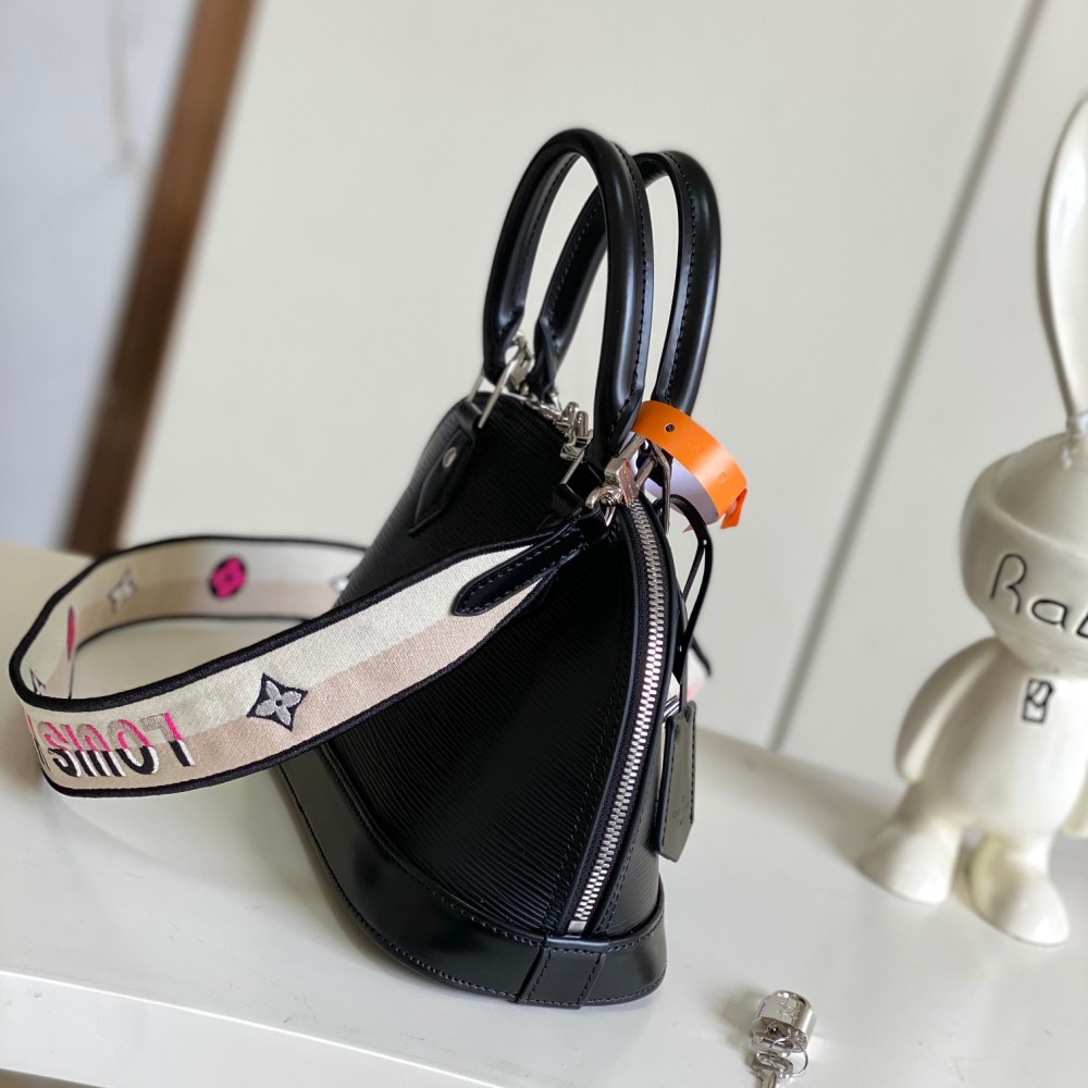 LOUIS VUITTON Alma BB Black Epi