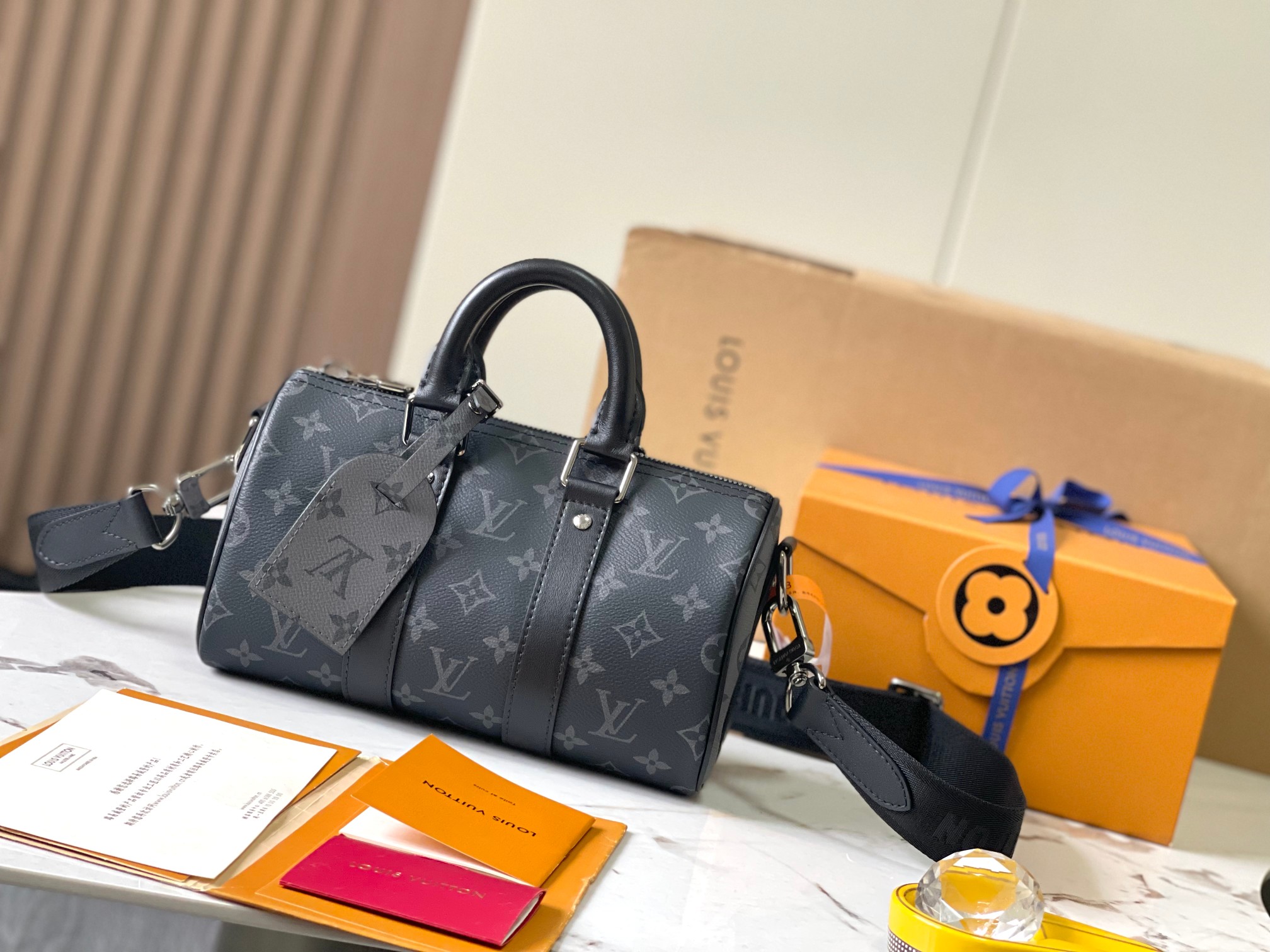 LOUIS VUITTON Keepall Bandoulière 25 Monogram Eclipse Reverse Monogram Eclipse LOUIS VUITTON Keepall Bandoulière 25 Monogram Eclipse Reverse Monogram Eclipse