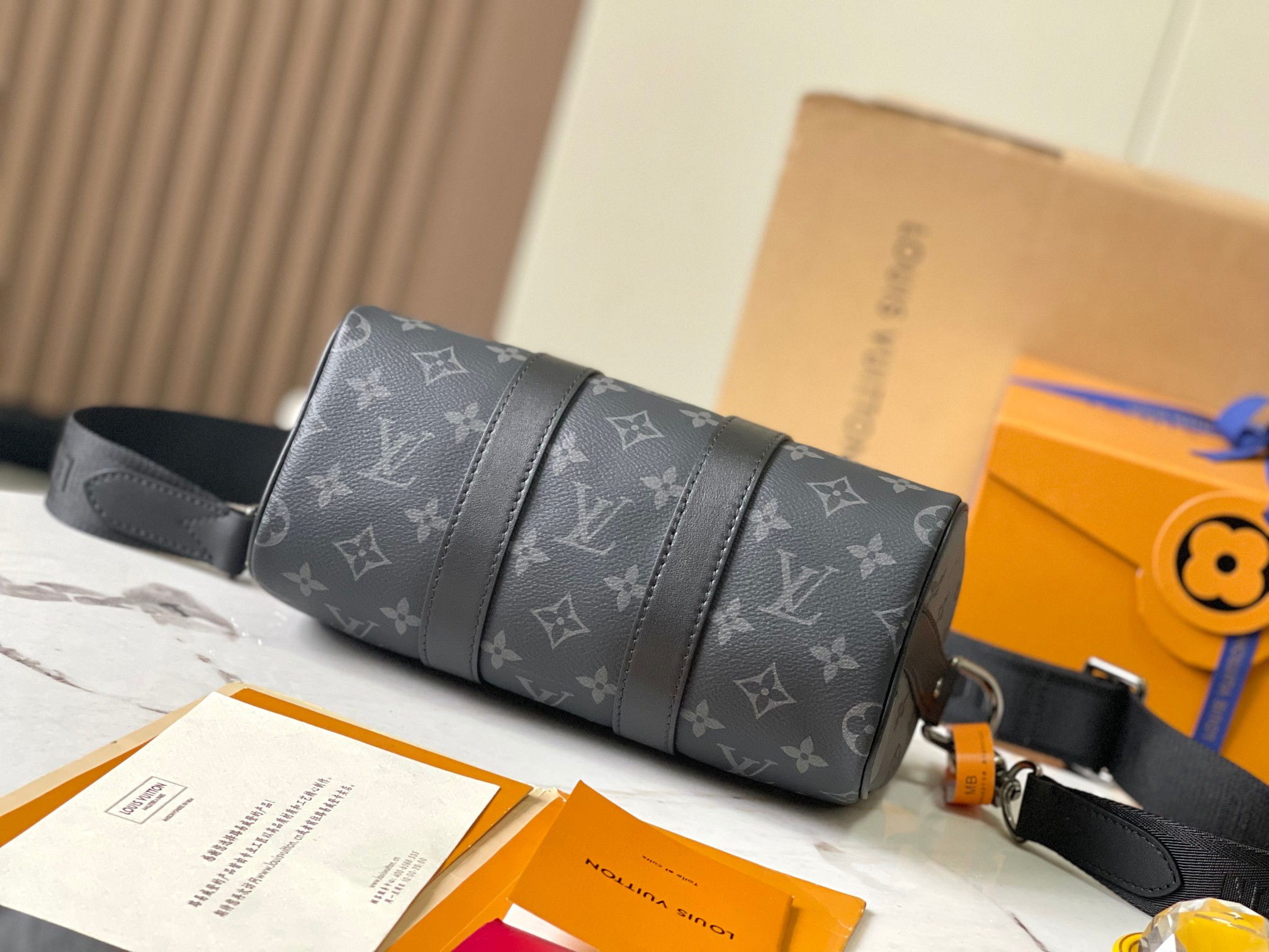 LOUIS VUITTON Keepall Bandoulière 25 Monogram Eclipse Reverse Monogram Eclipse LOUIS VUITTON Keepall Bandoulière 25 Monogram Eclipse Reverse Monogram Eclipse
