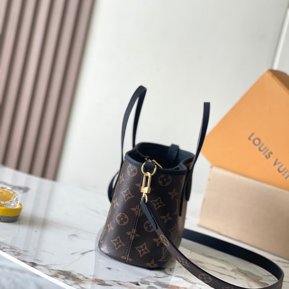 LOUIS VUITTON Neverfull Bandouliere Inside Out BB 