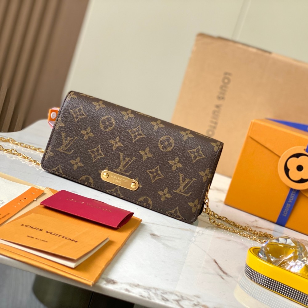 LOUIS VUITTON Lily Wallet On Chain Handbags