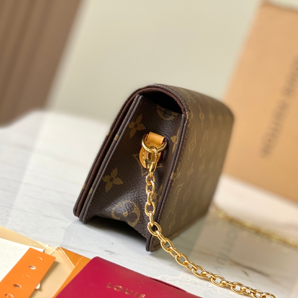 LOUIS VUITTON Lily Wallet On Chain Handbags