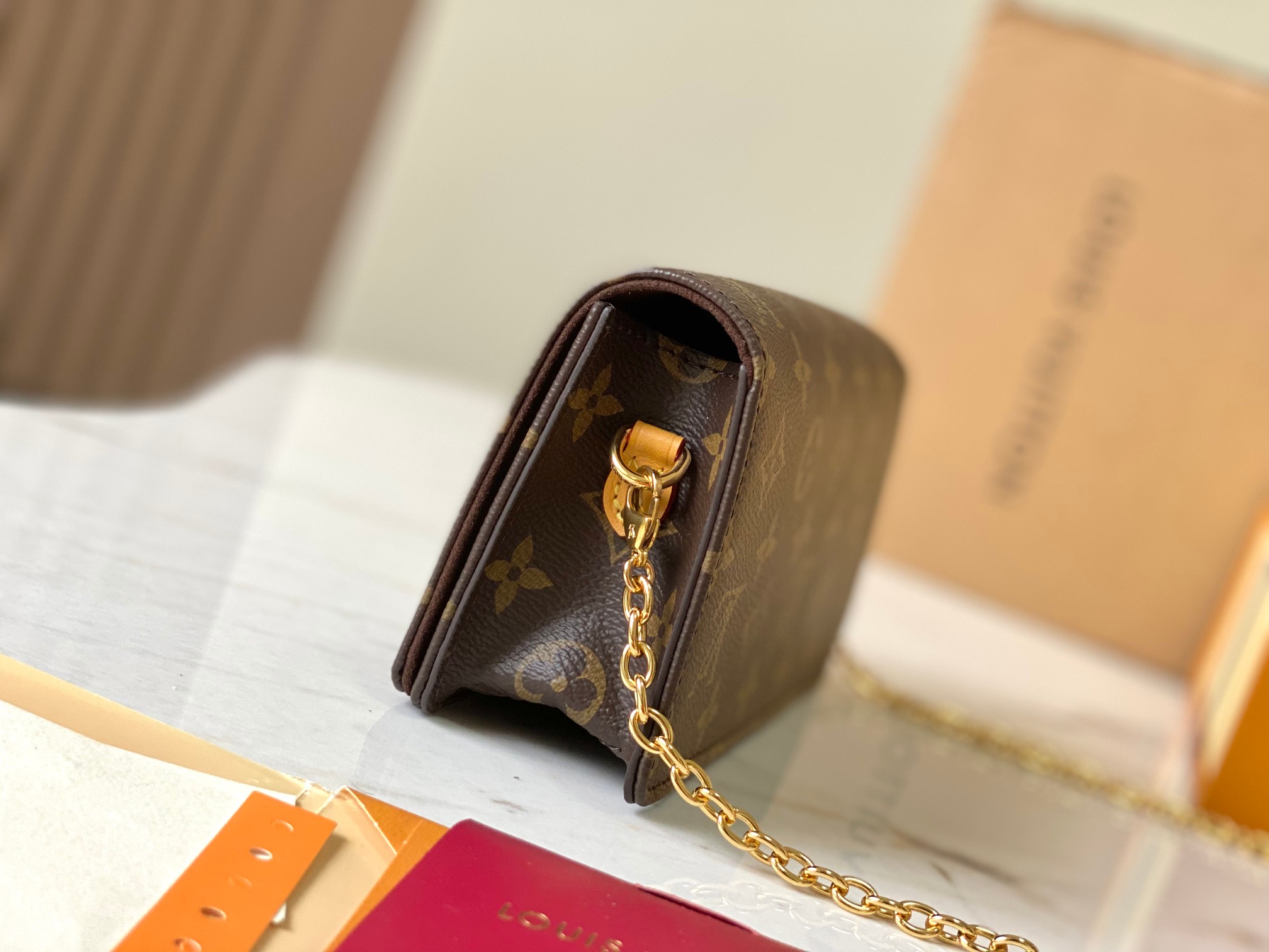 LOUIS VUITTON Lily Wallet On Chain Handbags LOUIS VUITTON Lily Wallet On Chain Handbags