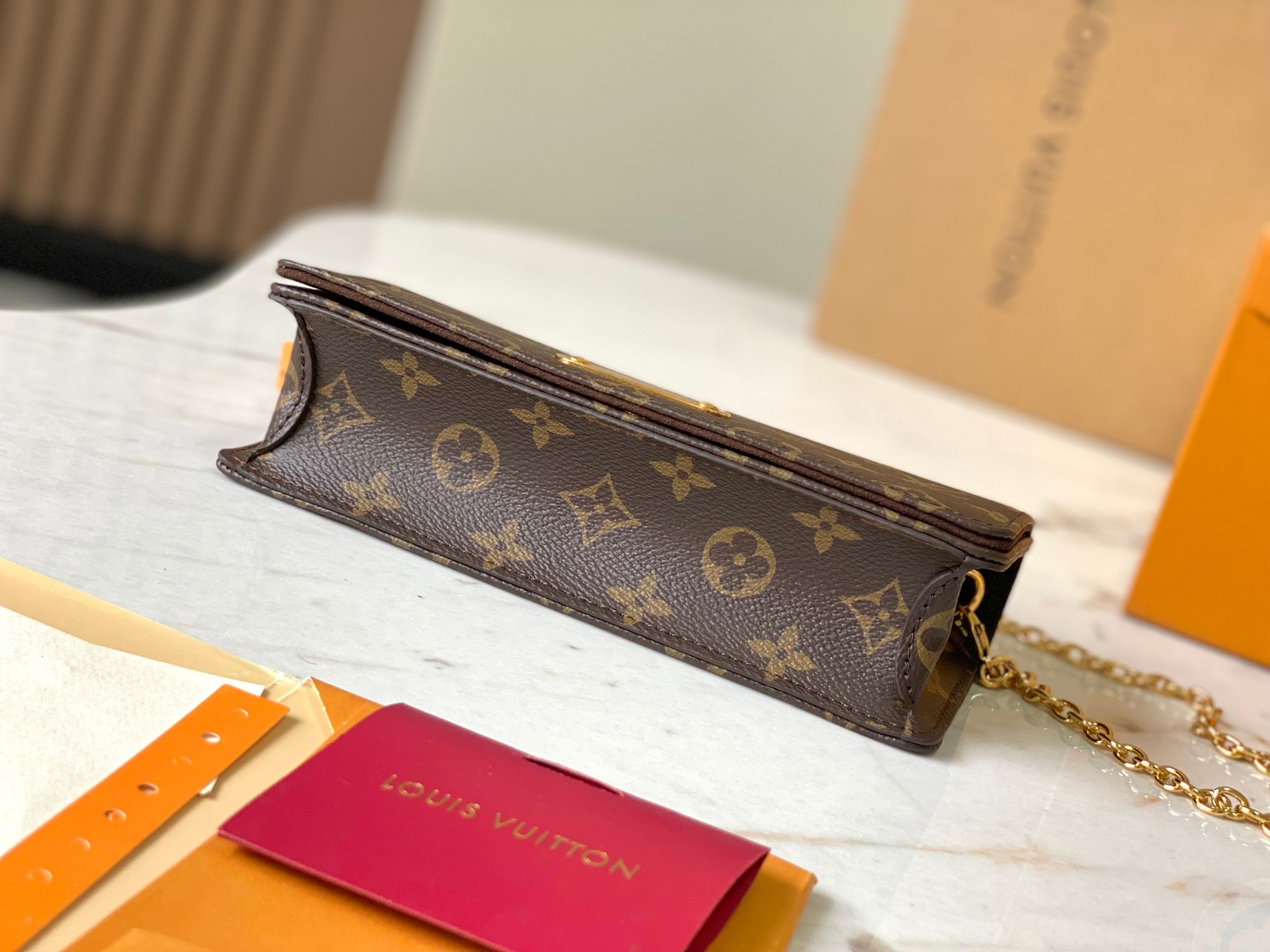 LOUIS VUITTON Lily Wallet On Chain Handbags LOUIS VUITTON Lily Wallet On Chain Handbags