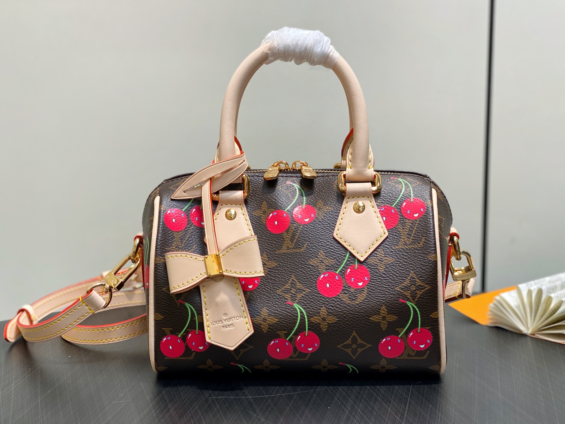 LOUIS VUITTON LV X TM Monogram Cerises Speedy Bandoulière 20 LOUIS VUITTON LV X TM Monogram Cerises Speedy Bandoulière 20