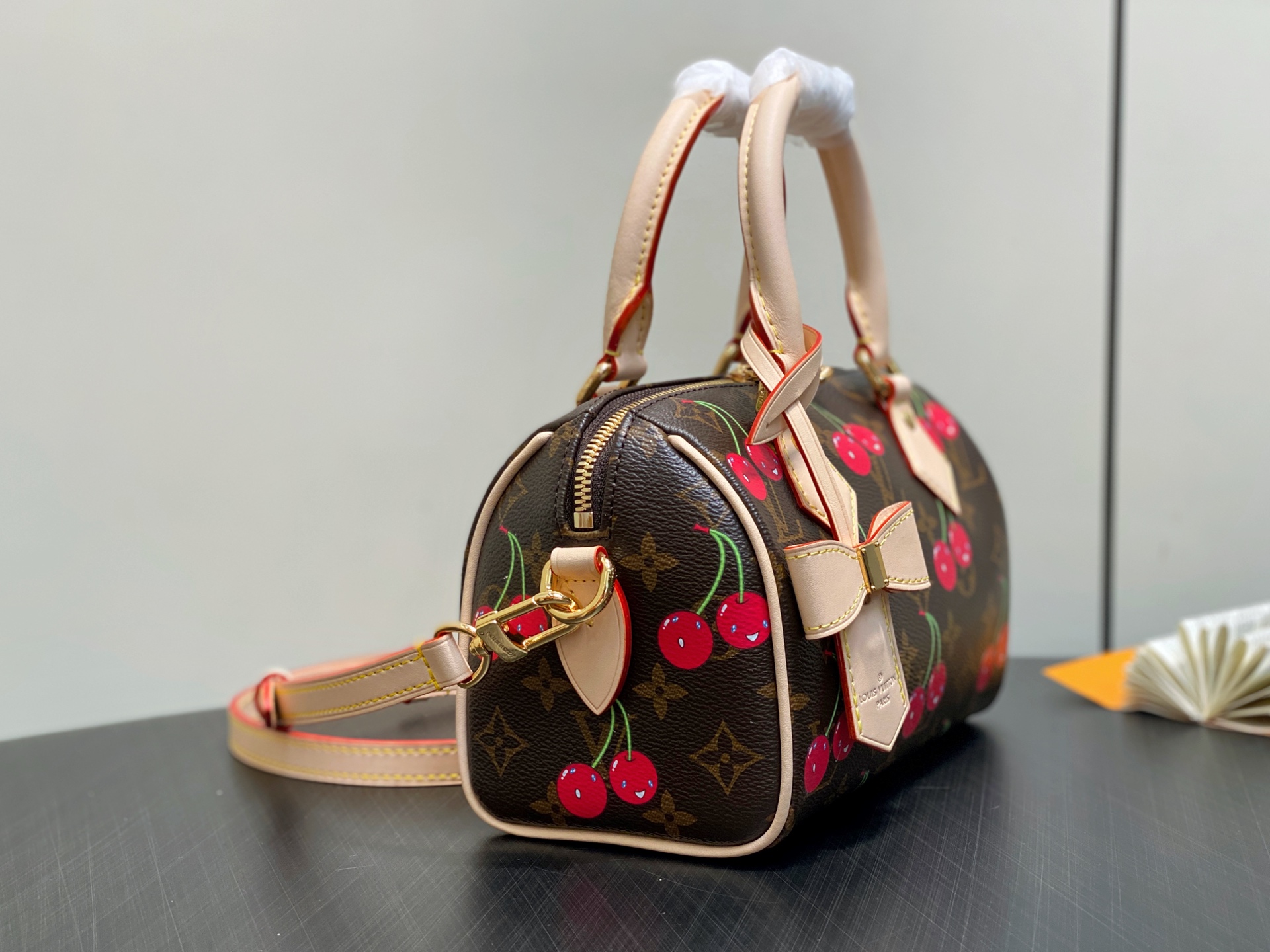 LOUIS VUITTON LV X TM Monogram Cerises Speedy Bandoulière 20 LOUIS VUITTON LV X TM Monogram Cerises Speedy Bandoulière 20