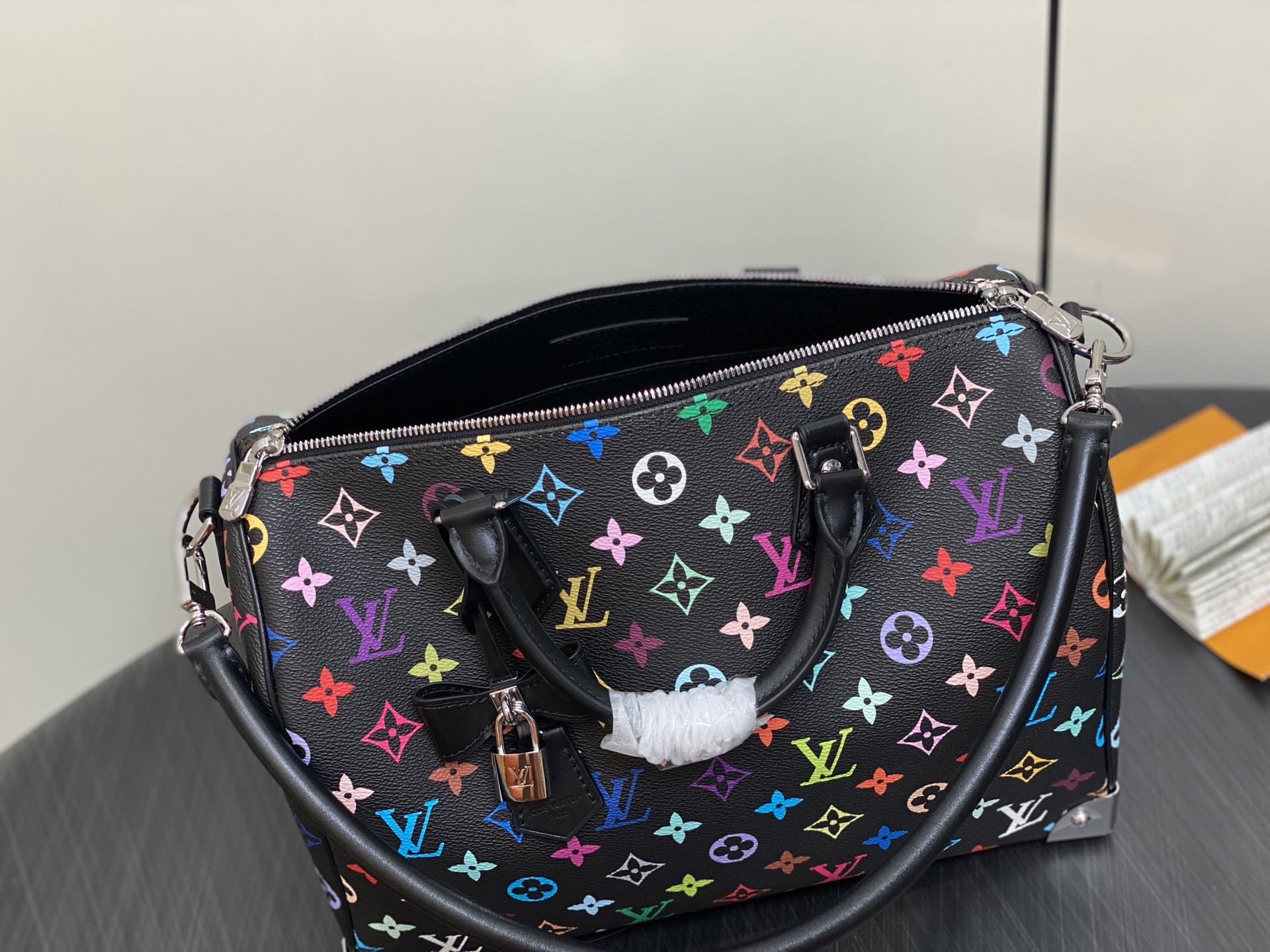 Louis Vuitton X Takashi Murakami Soft Speedy Bandoulière 30 Louis Vuitton X Takashi Murakami Soft Speedy Bandoulière 30