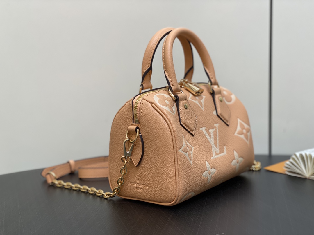 LOUIS VUITTON Speedy Bandoulière 20 Dove Monogram Empreinte Leather LOUIS VUITTON Speedy Bandoulière 20 Dove Monogram Empreinte Leather