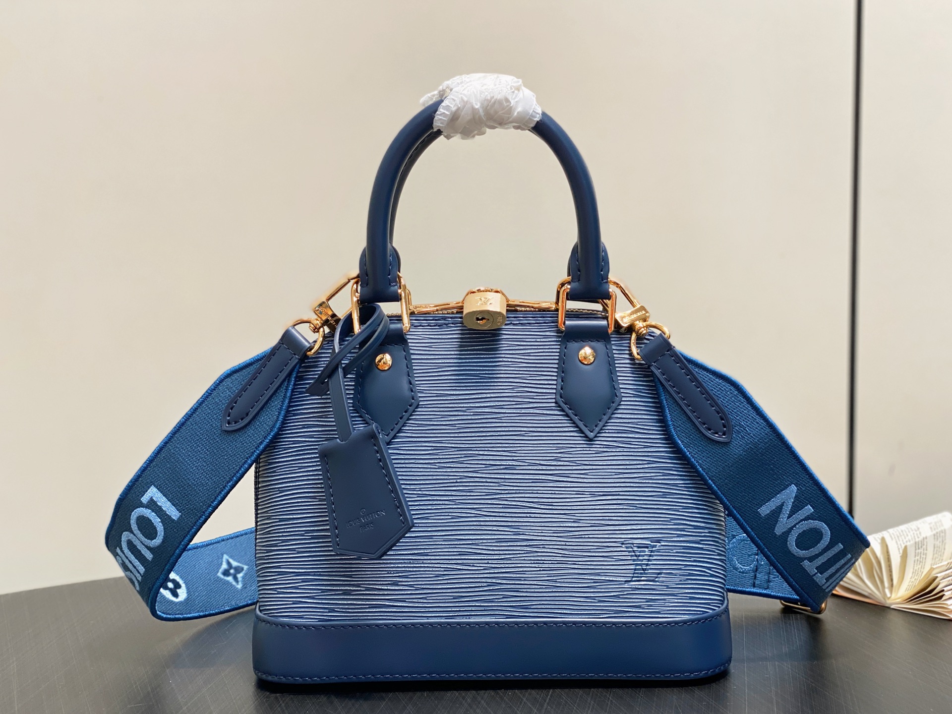 LOUIS VUITTON Alma BB Black Epi LOUIS VUITTON Alma BB Black Epi