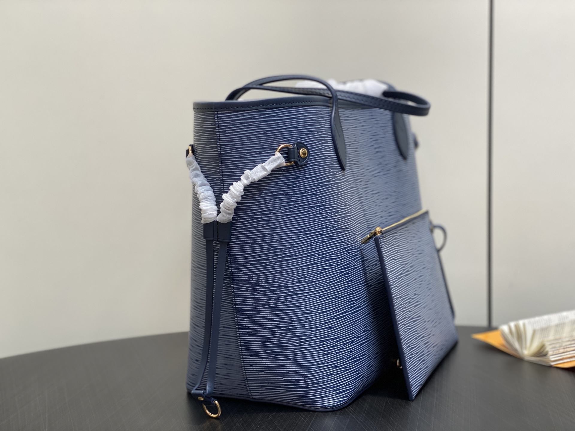 LOUIS VUITTON Neverfull MM LOUIS VUITTON Neverfull MM