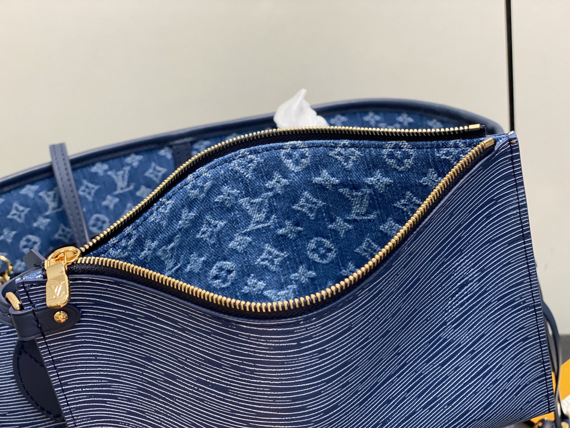 LOUIS VUITTON Neverfull MM