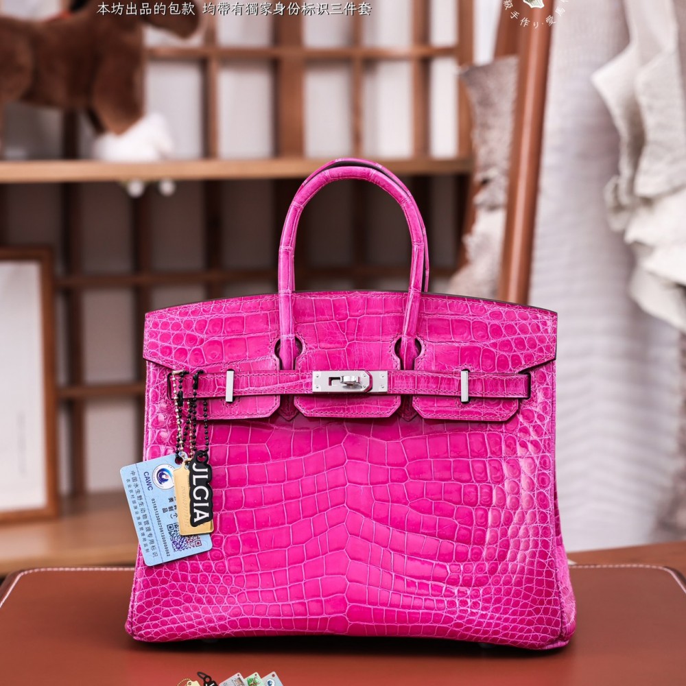 Hermès Birkin 25 Rose Shocking Matte Alligator Palladium Hardware